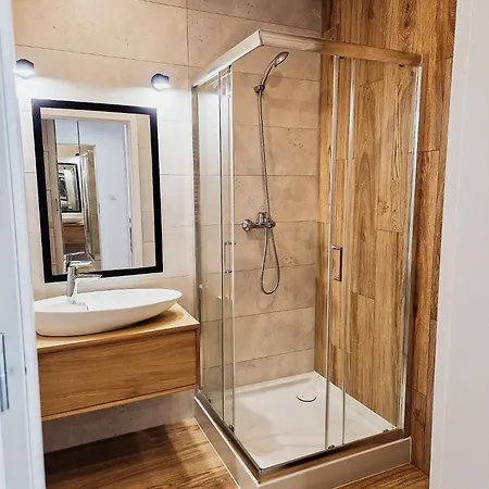 דירה Livermo - Targi Mtp - Jezyce- Air Conditioning - Self Check-in *