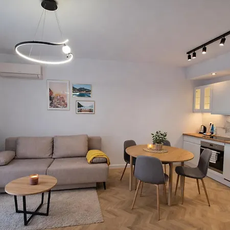 Livermo - Targi Mtp - Jezyce- Air Conditioning - Self Check-in