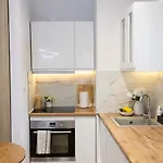 Apartment Livermo - Targi Mtp - Jezyce- Air Conditioning - Self Check-in