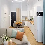 Apartment Livermo - Targi Mtp - Jezyce- Air Conditioning - Self Check-in