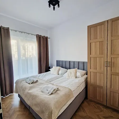 Apartment Livermo - Targi Mtp - Jezyce- Air Conditioning - Self Check-in