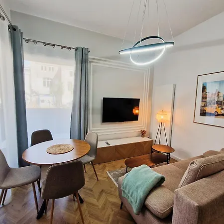 Livermo - Targi Mtp - Jezyce- Air Conditioning - Self Check-in *